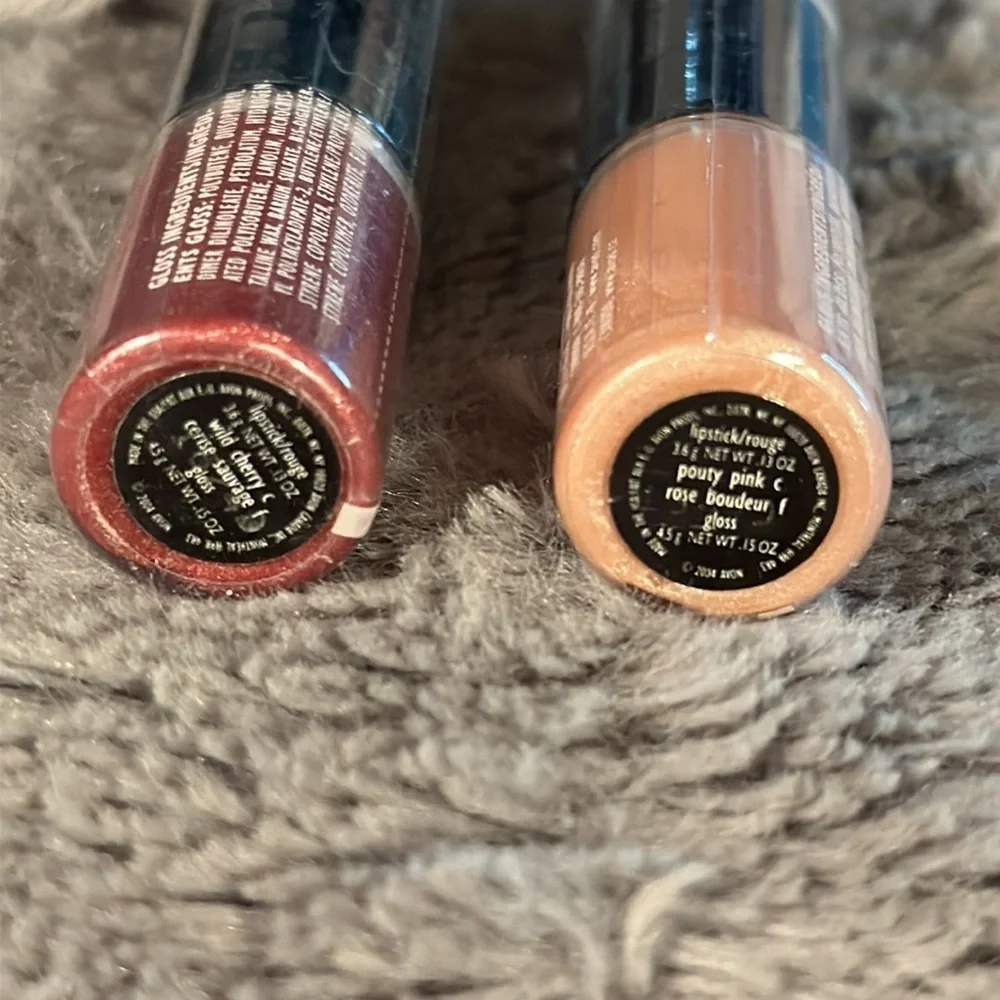 NIP”Total Kiss Lipstick & Gloss Duo”(ExAvon Lady Stock)1 WildCherry 1 PrettyPout